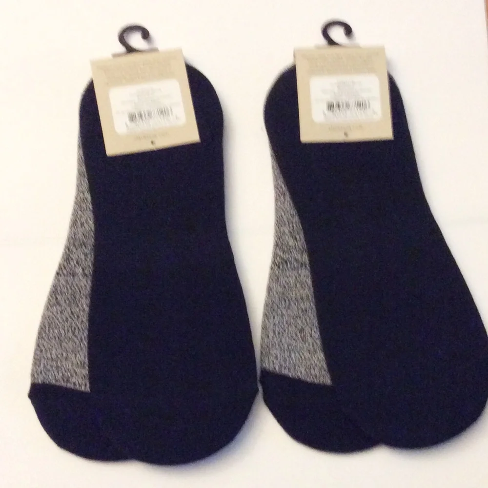 Clarks  Woman’s No Show Socks 4 Pairs Black Gray